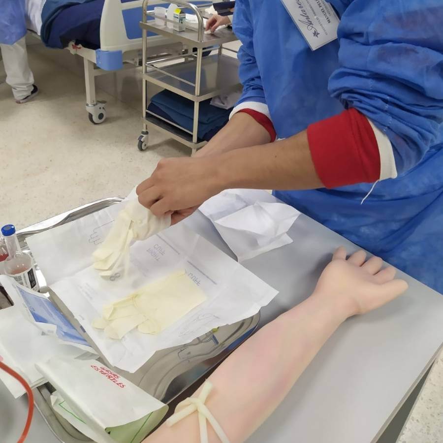 practica-brazo-laboratorio-simulacion-clinica-enfermeria-antares