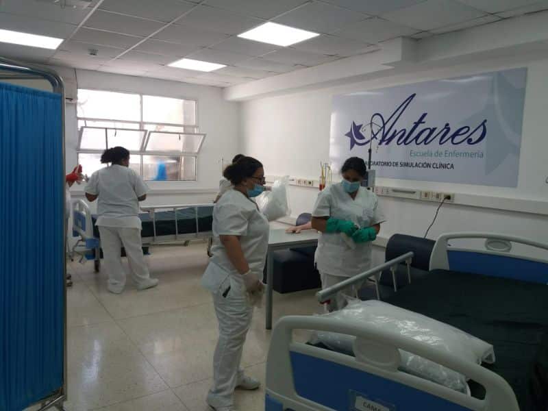 laboratorio-simulacion-clinica-escuela-antares-5 Curso de Auxiliar de Servicio en Montevideo